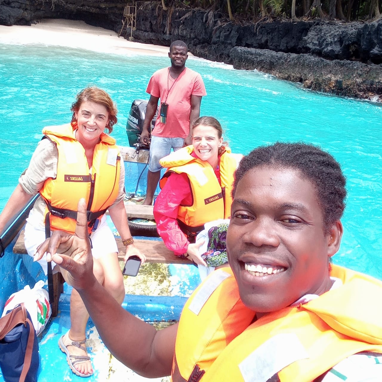 Staff da São Tomé & Príncipe Tours & Car Rental